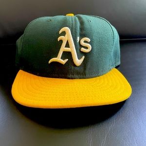 New Era Oakland A’s fitted hat. Size 7 1/2